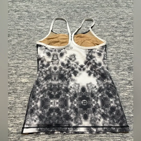 Lululemon Power Y Tank Top Size 2 - Picture 2 of 4